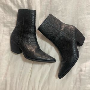 Caty black booties